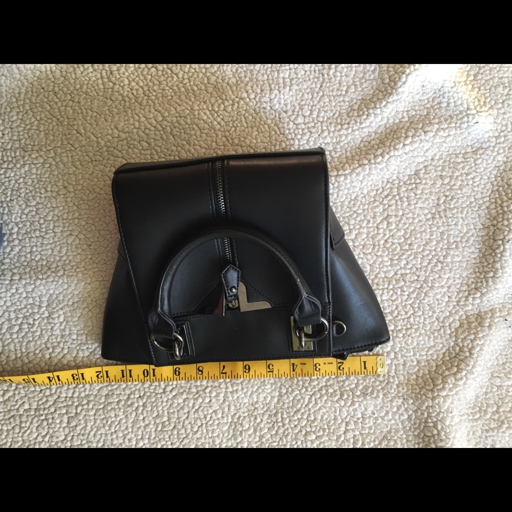 NWOT, Danielle Nicole Alexa Baby cross body - Picture 10 of 11